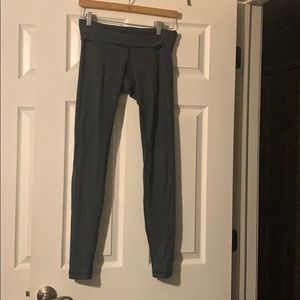 Lululemon Leggings: Gray: Size:8